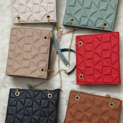 Geometric chain shoulder bag